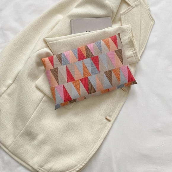 Sold - Picture 3 of 6